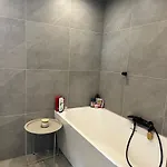 Luxusný S Velkou Terasou Apartmán
