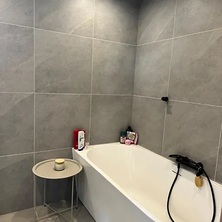 Luxusny S Velkou Terasou Apartman